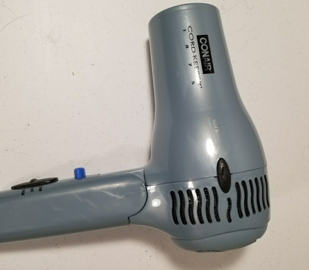Conair 1875 hair dryer w/ retractable cord
